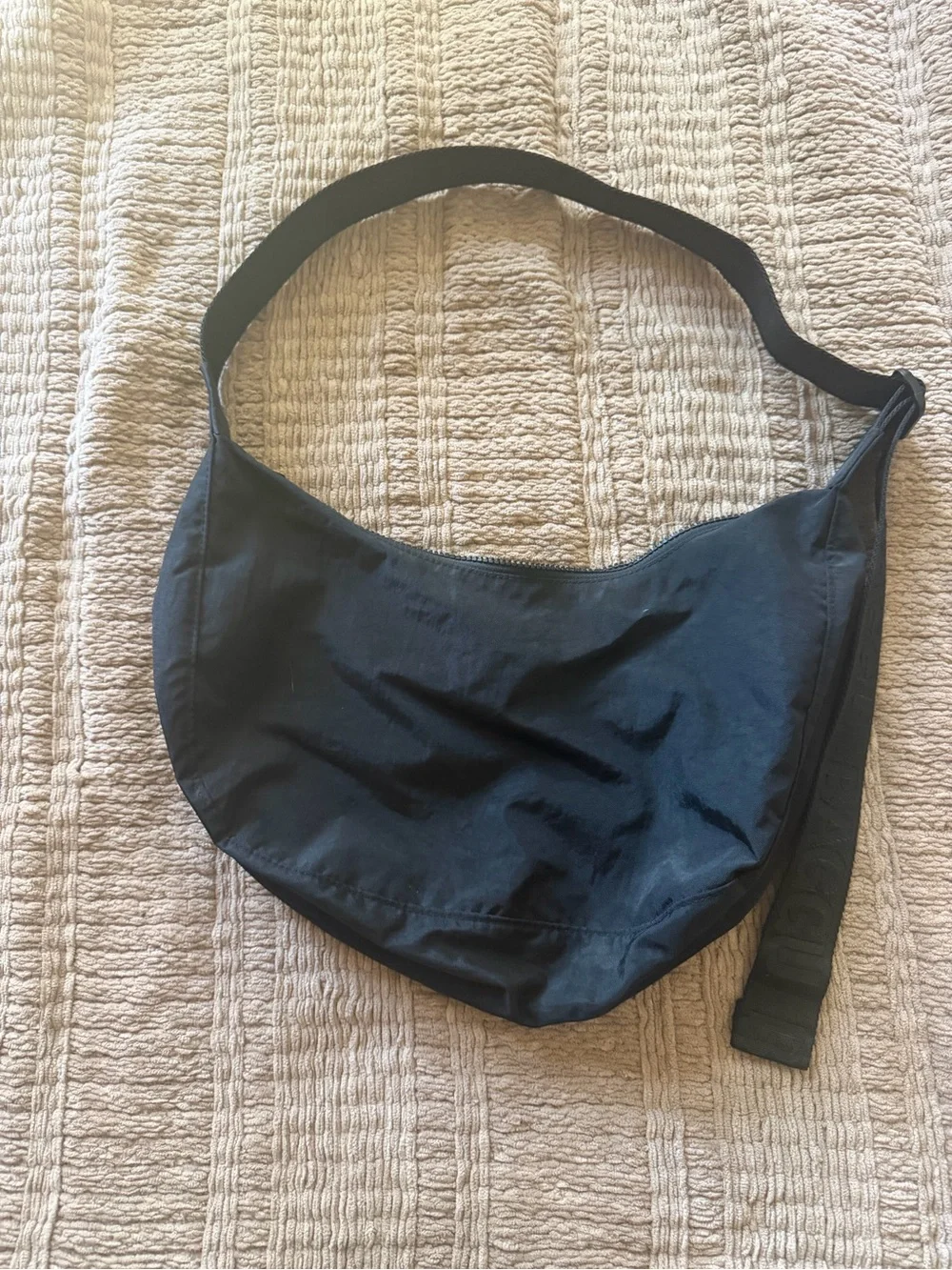 BAGGU embroidered medium black crescent bag! UO exclusive!